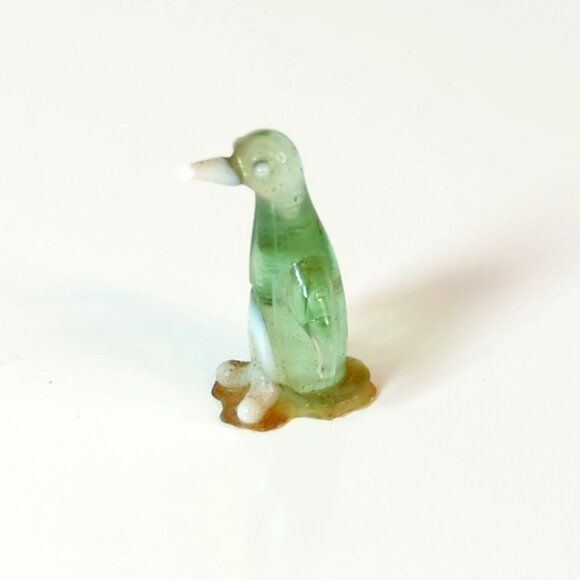 Vintage Worlds Tiniest Miniature Green Glass Penguin Figurine 3/4 Inches - Picture 2 of 6